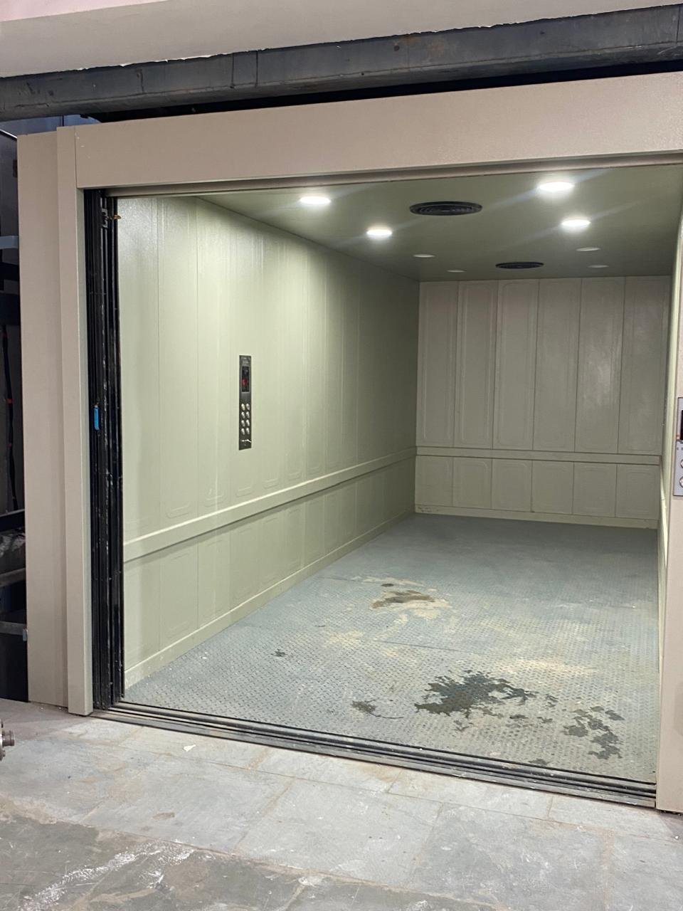 Automobile Car Elevator Showroom Lift